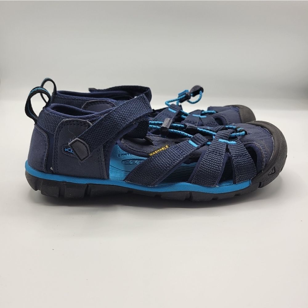 KEEN Seacamp 2 CNX Closed Toe Sandal, Black Iris/Vivid Blue, 2 Unisex Big Kid